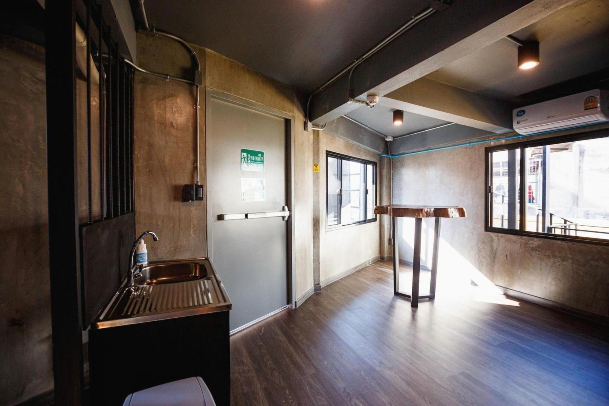 Episode 11 Hostel Sukhumvit กรุงเทพมหานคร ภายนอก รูปภาพ